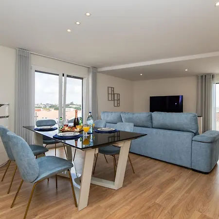 Elegant Sesimbra Escape -Terrace Bbq- Near Arrabida דירה