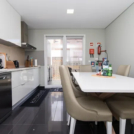 Elegant Sesimbra Escape -terrace Bbq- Near Arrabida Santana (Lisbon)