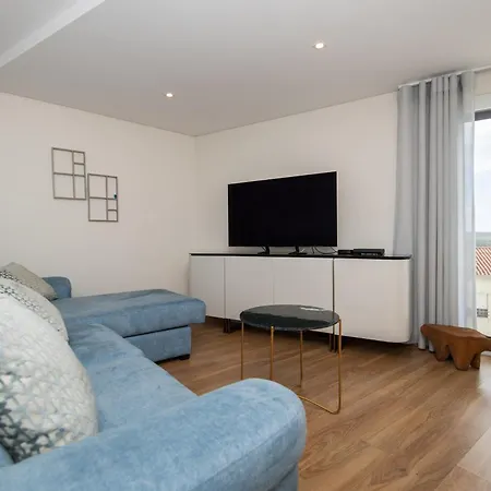 Apartment Sesimbra Near The Beaches- T2 For 6 With Bbq Santana (Lisbon)