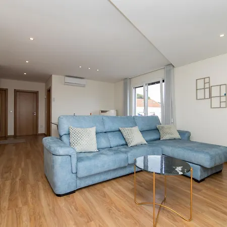 Sesimbra Near The Beaches- T2 For 6 With Bbq Apartment Santana (Lisbon)