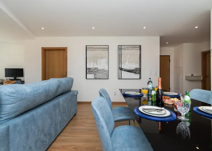 Sesimbra Near The Beaches- T2 For 6 With Bbq * Santana (Lisbon)
