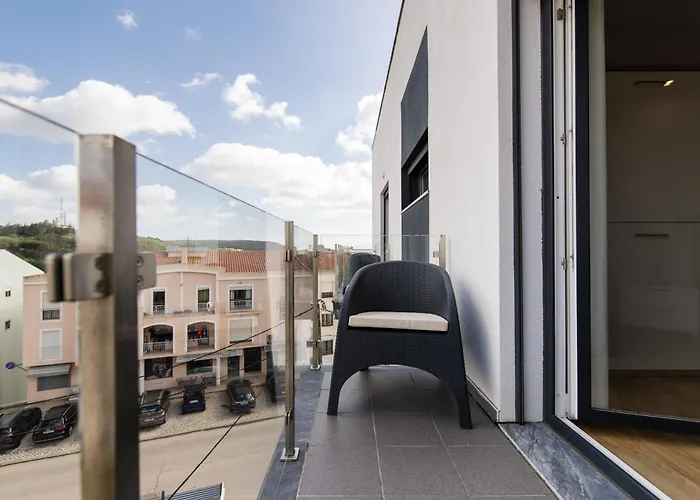 Apartment Sesimbra Near The Beaches- T2 For 6 With Bbq Santana (Lisbon)