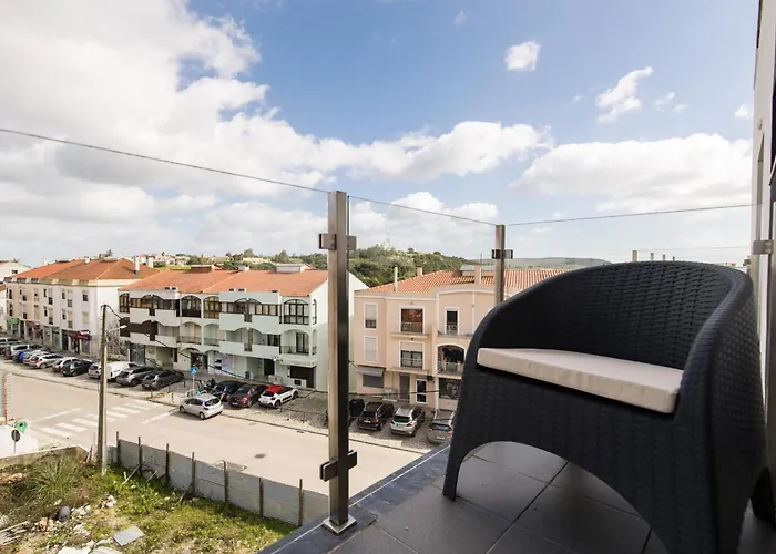 Sesimbra Near The Beaches- T2 For 6 With Bbq Santana (Lisbon)