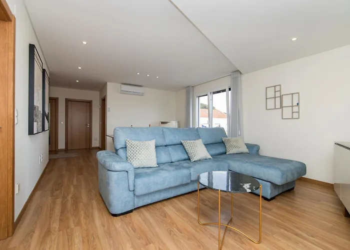 Sesimbra Near The Beaches- T2 For 6 With Bbq Apartment Santana (Lisbon)