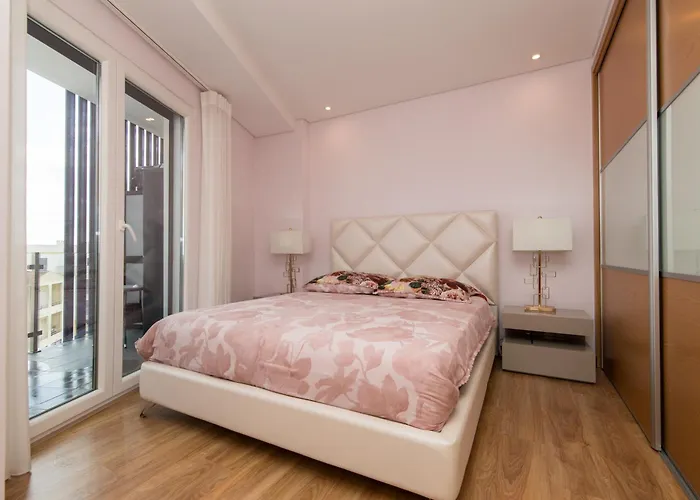 Elegant Sesimbra Escape -Terrace Bbq- Near Arrabida דירה