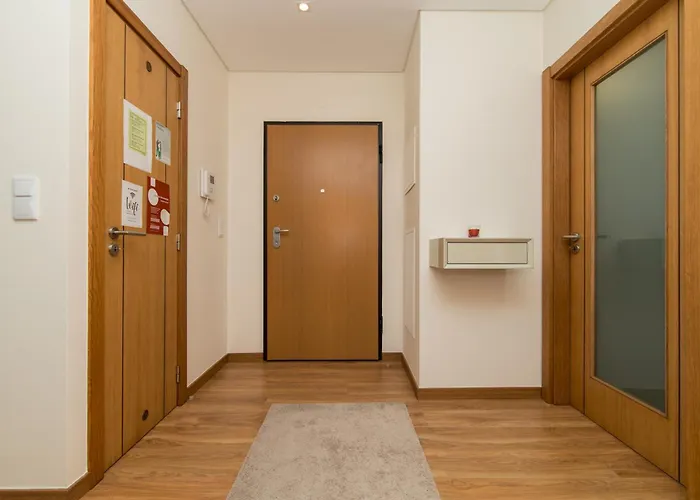 Apartment Sesimbra Near The Beaches- T2 For 6 With Bbq *